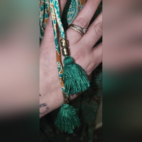 INDIA TOWN size M/L Long Sleeve Button Front Tassled Ruffled Green Paisley Maxi - Picture 7 of 14